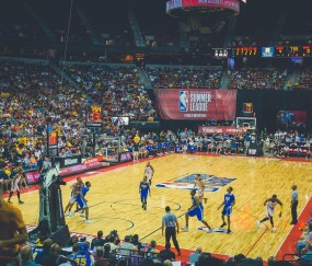 帕奎塔亲吻队徽宣告忠诚？进球盛宴背后的留队悬念