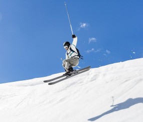 欧陆烽火再燃！官方确认马里亚尼执哨欧冠焦点战，利物浦主场迎战马竞上演战术博弈