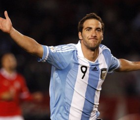 齐祖再展宗师风范，传射建功引领宇宙联赛经典对决