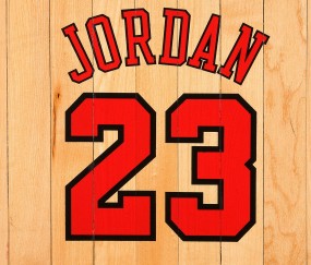 纳达尔鏖战五盘惊险晋级，法网14冠王展现不屈斗志