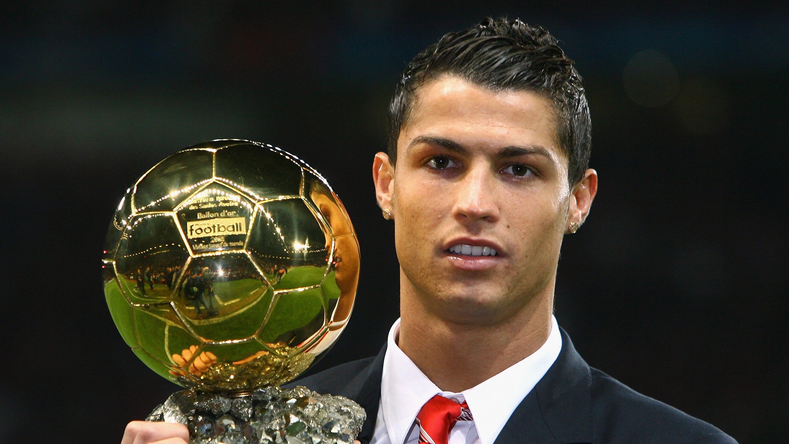 欧冠八强战火重燃 豪门对决引爆全球激情