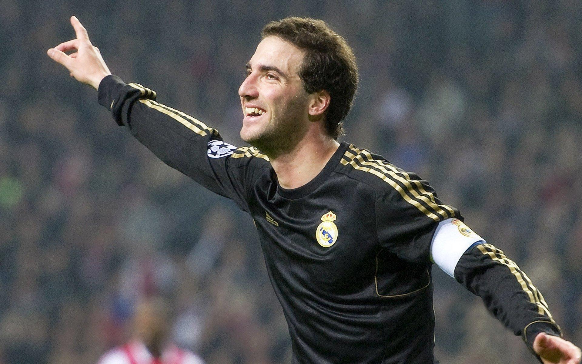 默森断言,曼联帅位诱惑力巨大,格拉斯纳若收邀约恐难说不